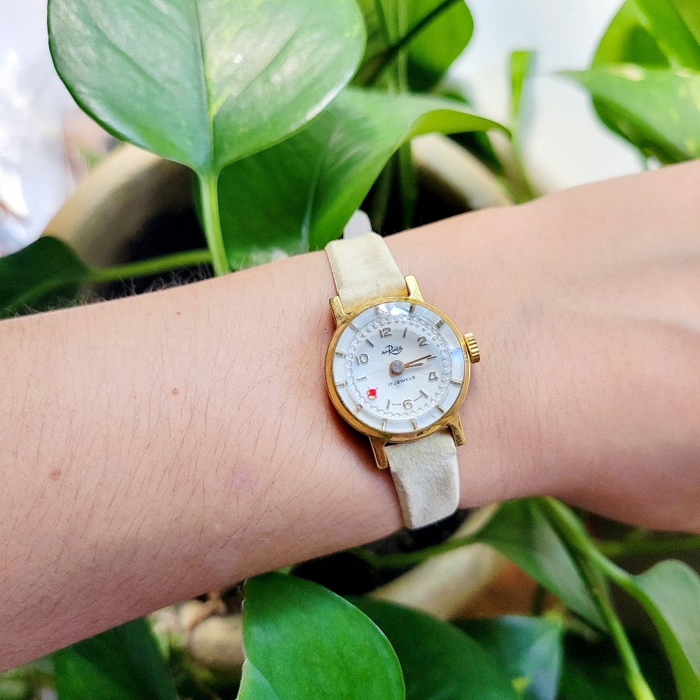 Vintage 1960s Swiss HA Riise 17 Jewels White & Gold Watch